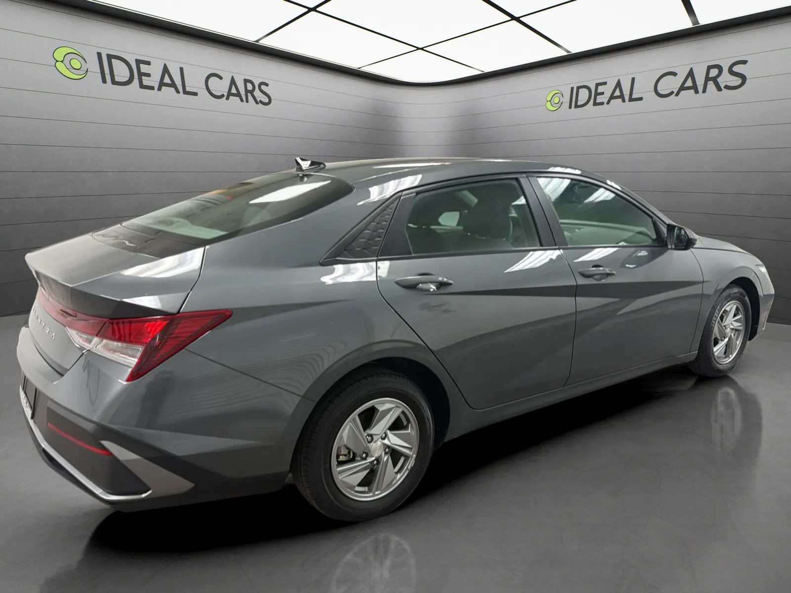 Hyundai Elantra photo 5