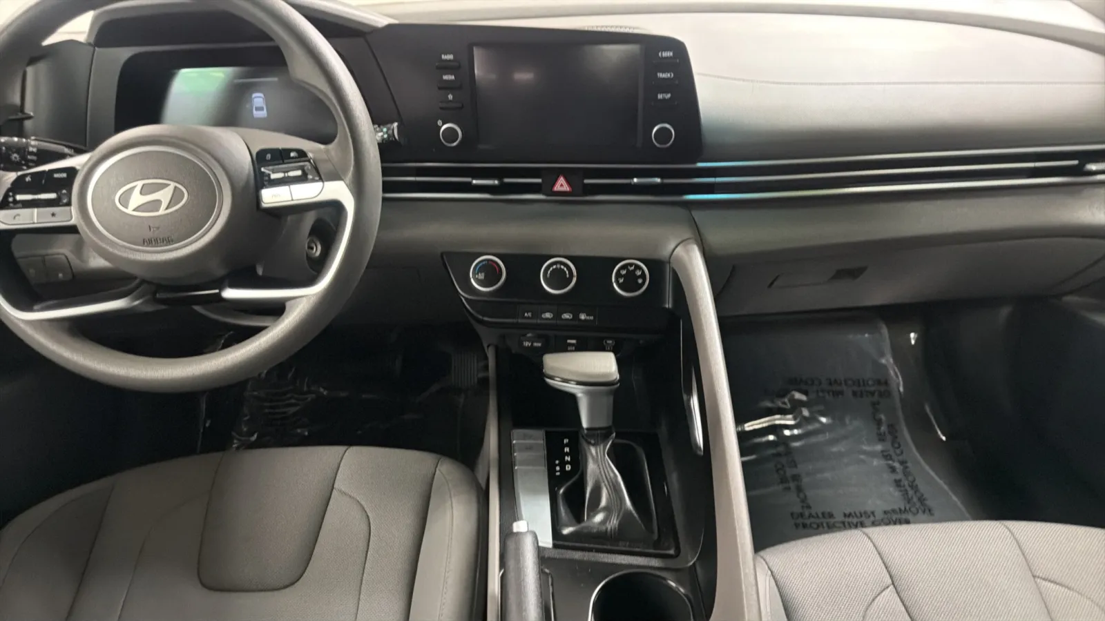 Hyundai Elantra photo 16