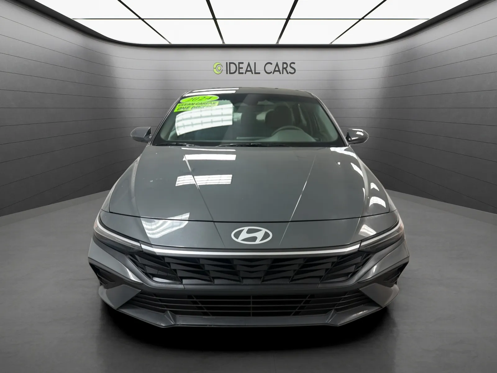 Hyundai Elantra photo 2