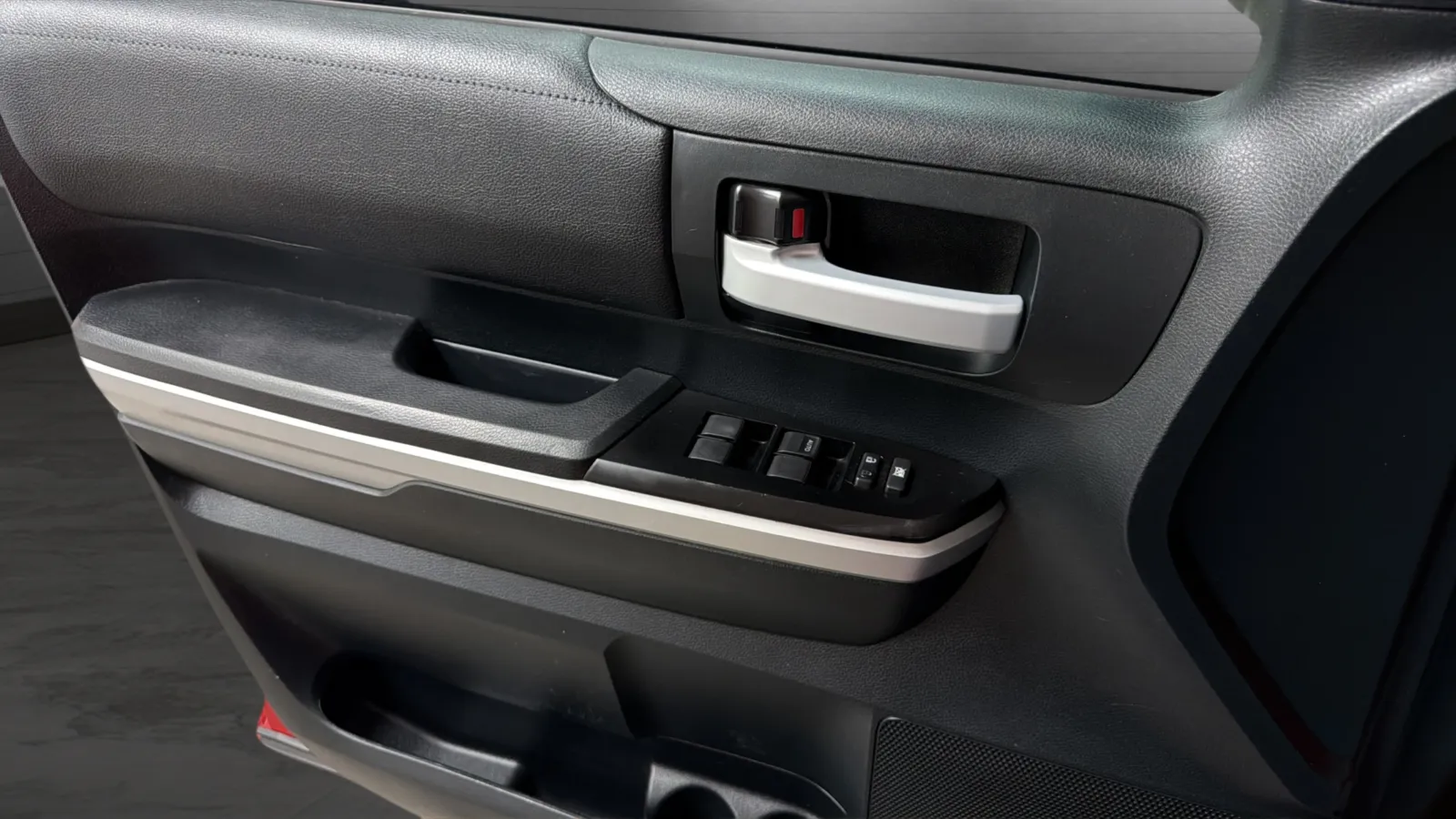 Toyota Tundra photo 16