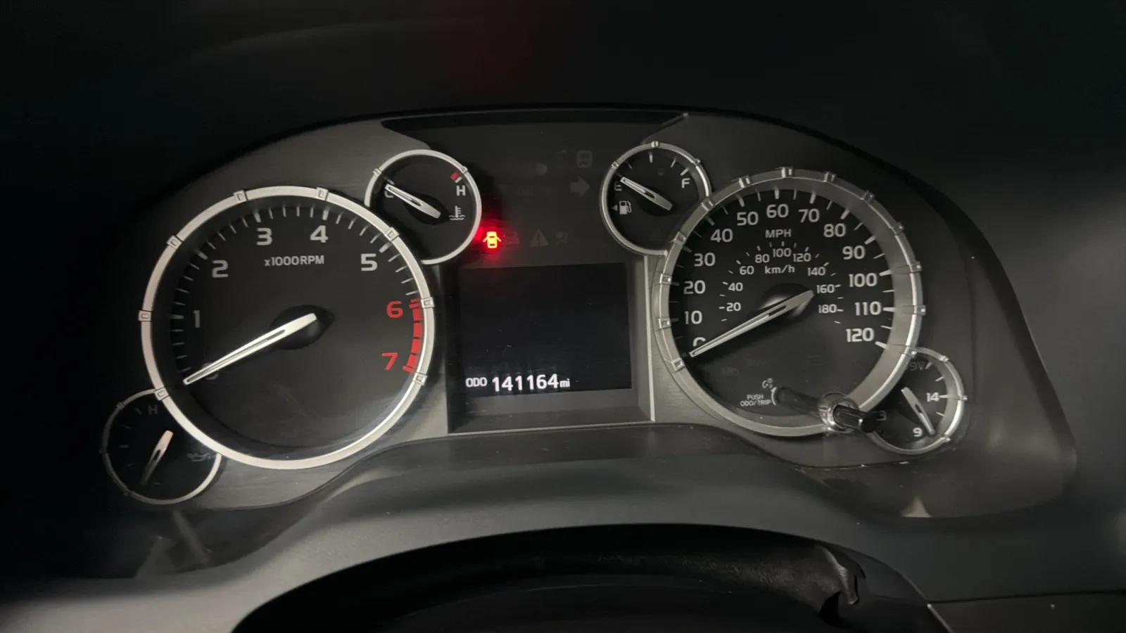 Toyota Tundra photo 11