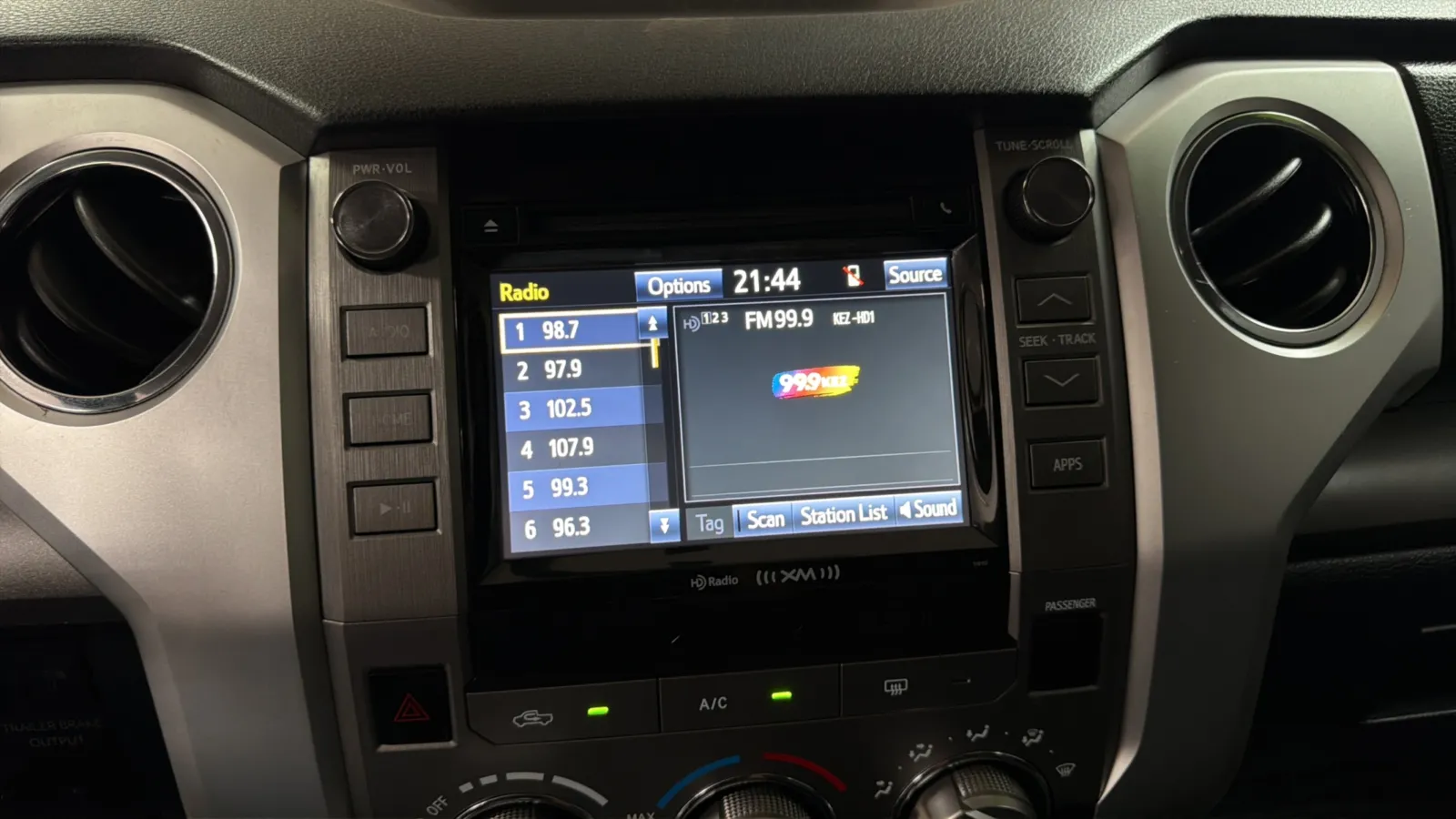Toyota Tundra photo 13