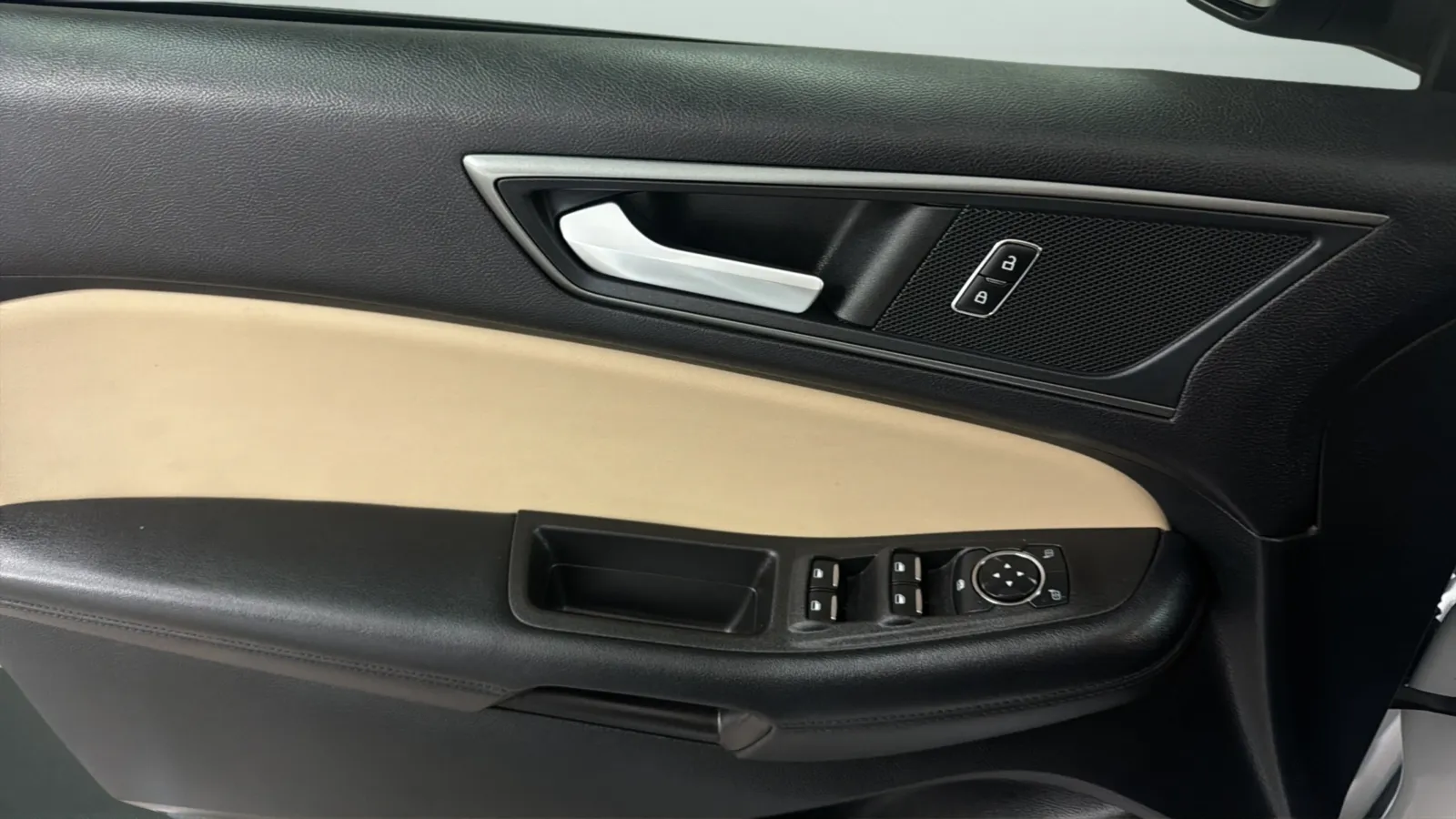 Ford Edge photo 17