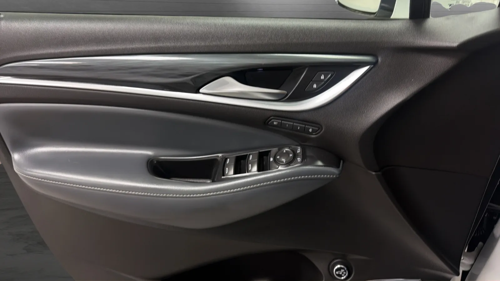 Buick Enclave photo 17