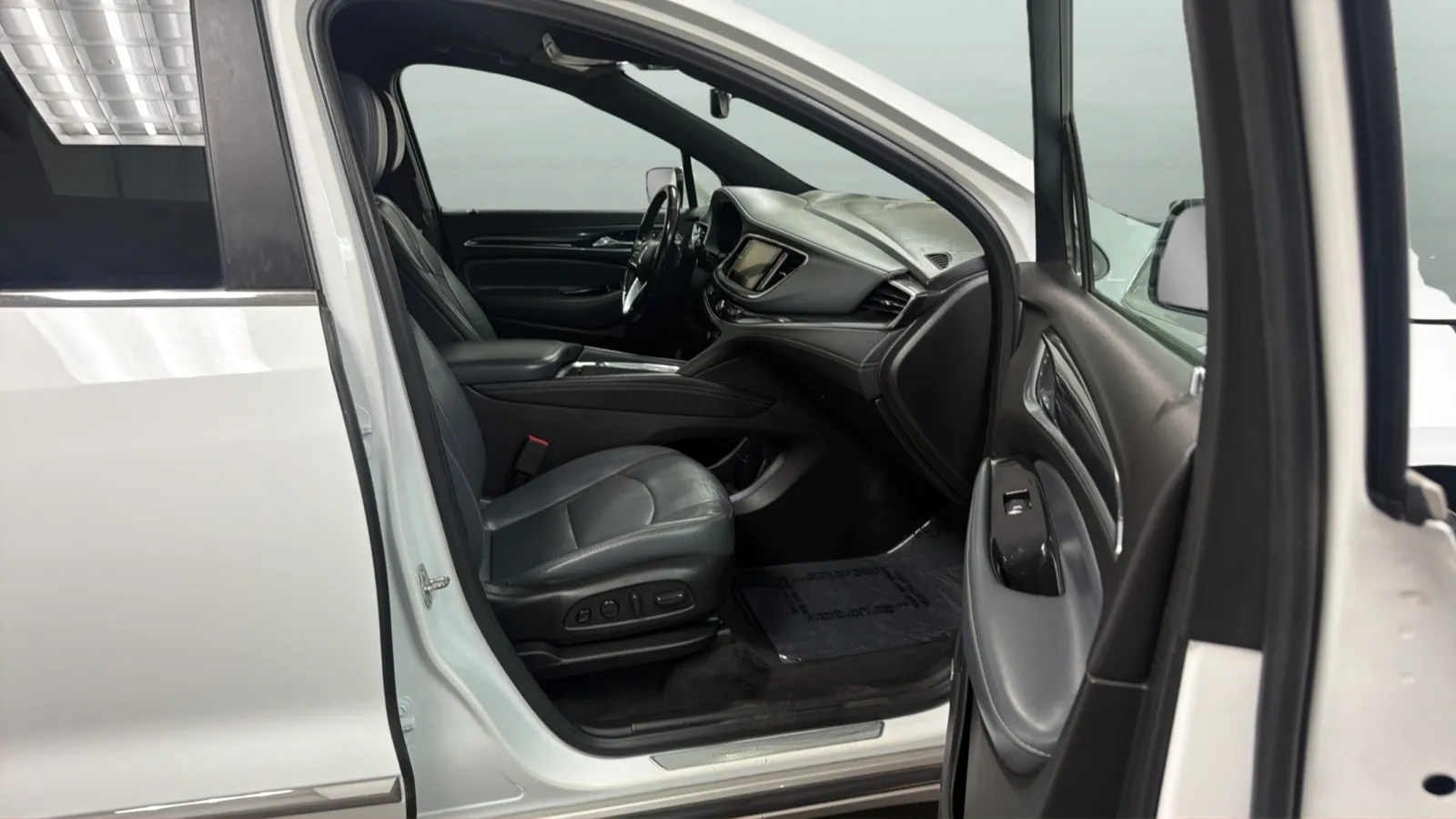 Buick Enclave photo 22
