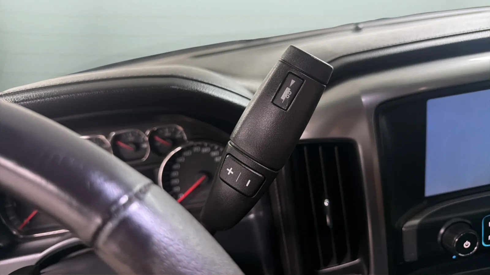 Chevrolet Silverado photo 12