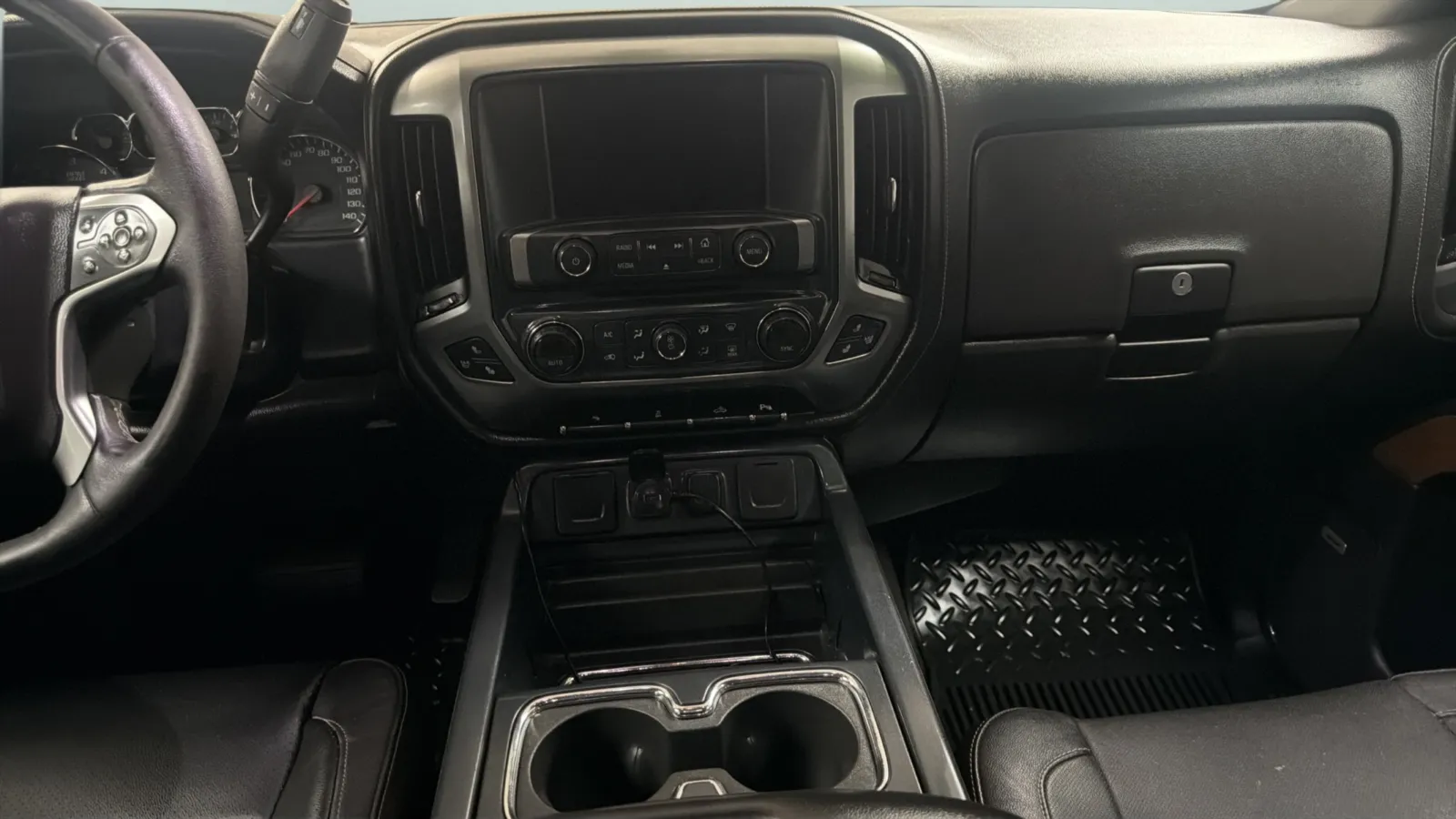 Chevrolet Silverado photo 15