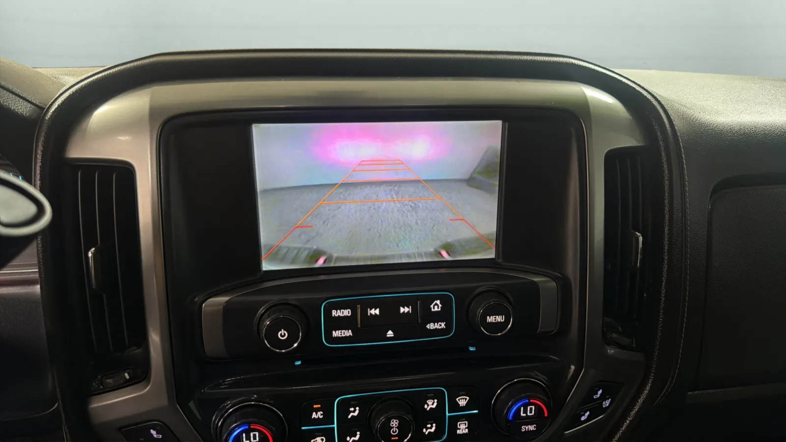 Chevrolet Silverado photo 14