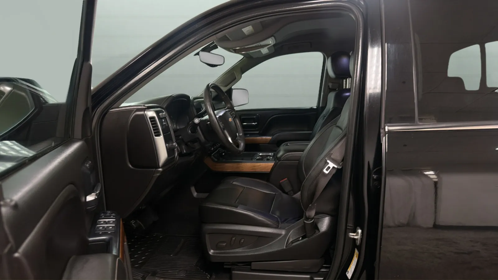 Chevrolet Silverado photo 20