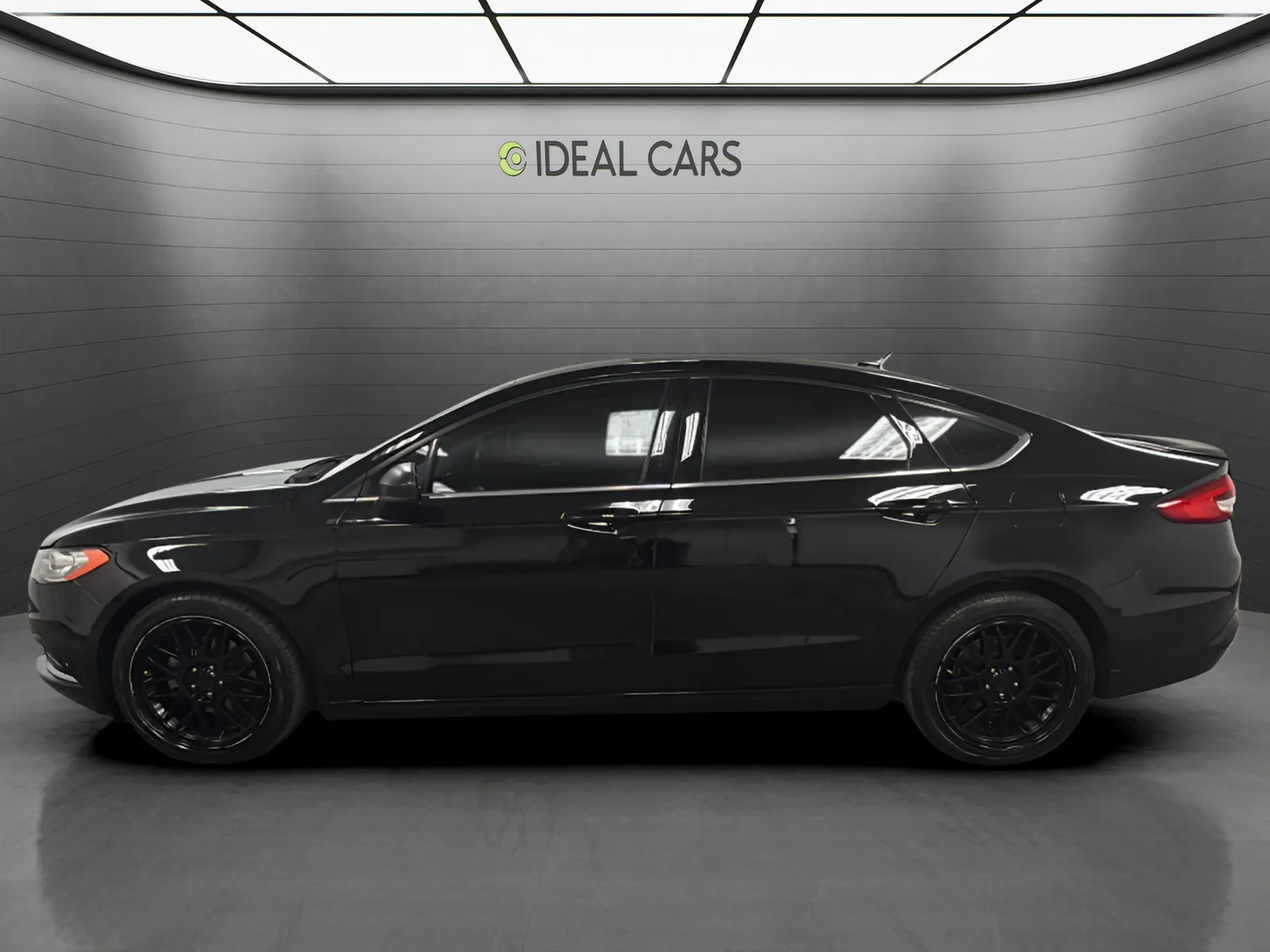 Ford Fusion photo 2