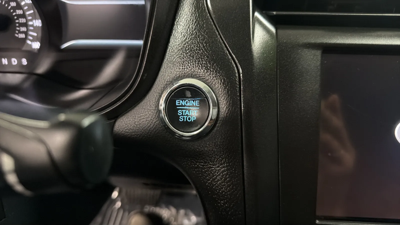 Ford Fusion photo 16