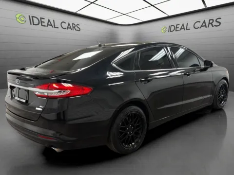 More photos of 2018 Ford Fusion SE at Ideal Cars - Main Street, AZ