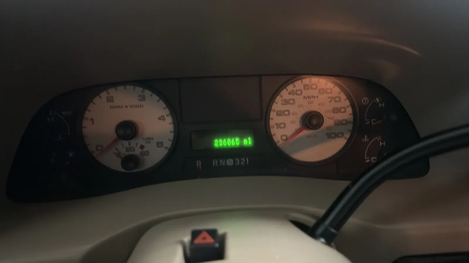 Ford F-350 photo 11