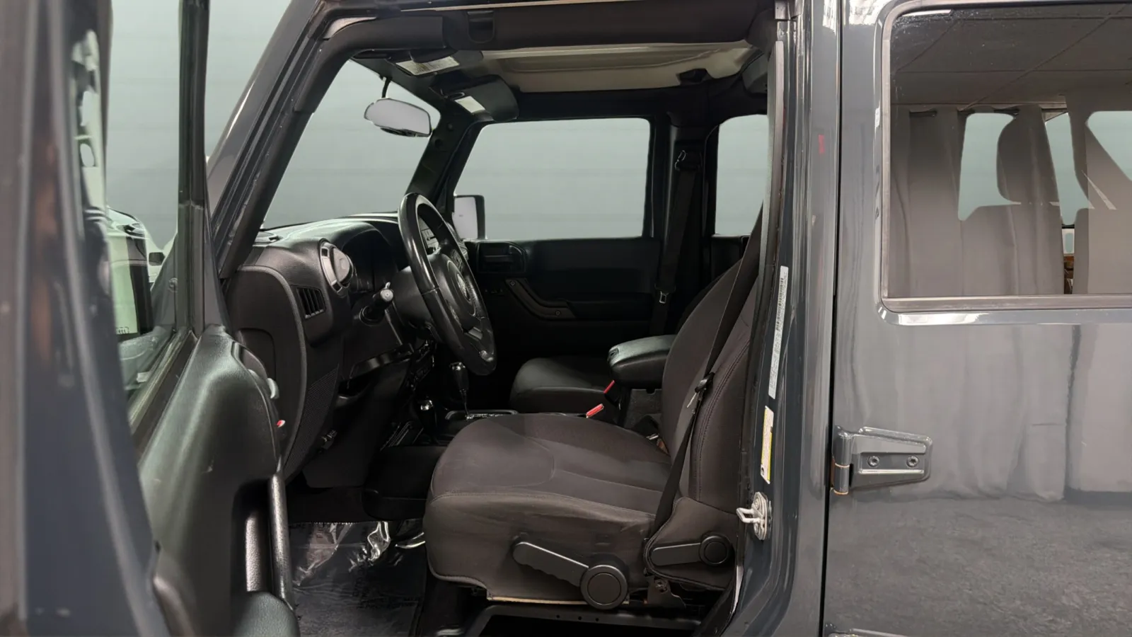 Jeep Wrangler photo 19