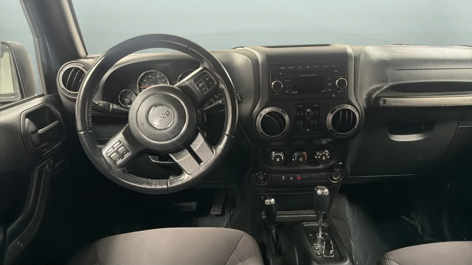 Jeep Wrangler photo 11