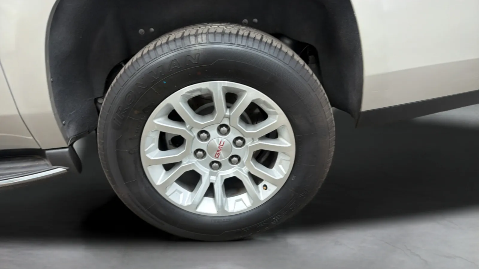 GMC Yukon XL photo 27