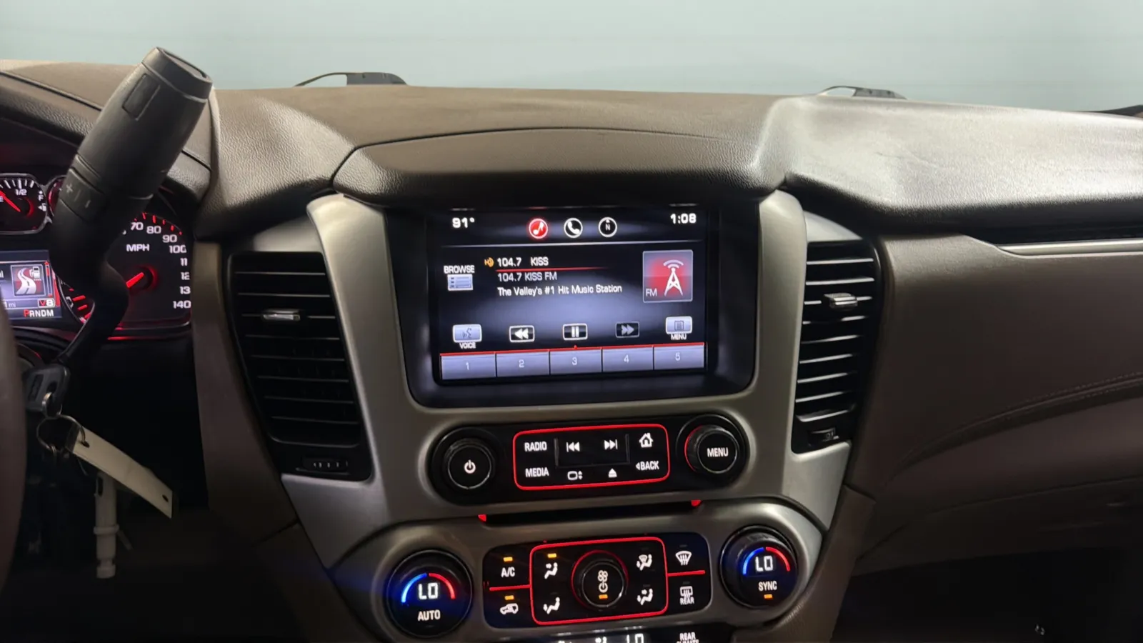 GMC Yukon XL photo 13