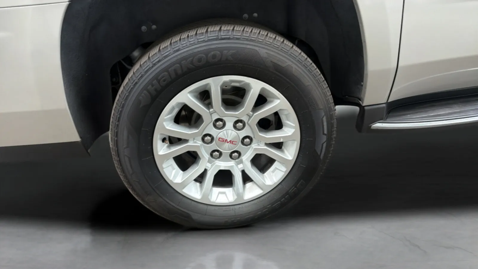 GMC Yukon XL photo 26