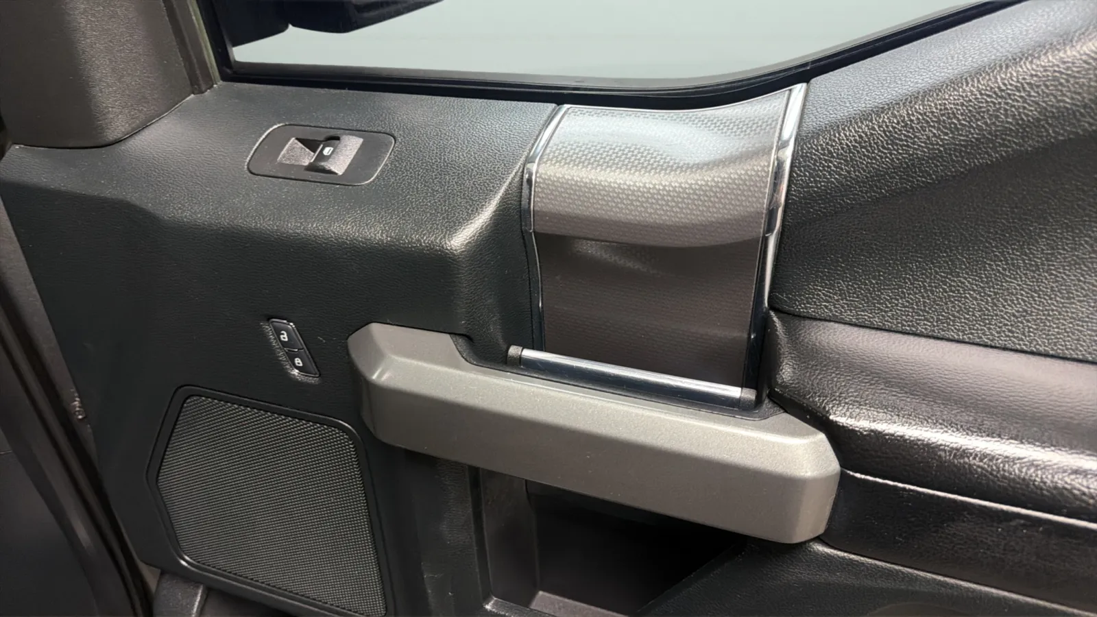 Ford F-150 photo 17