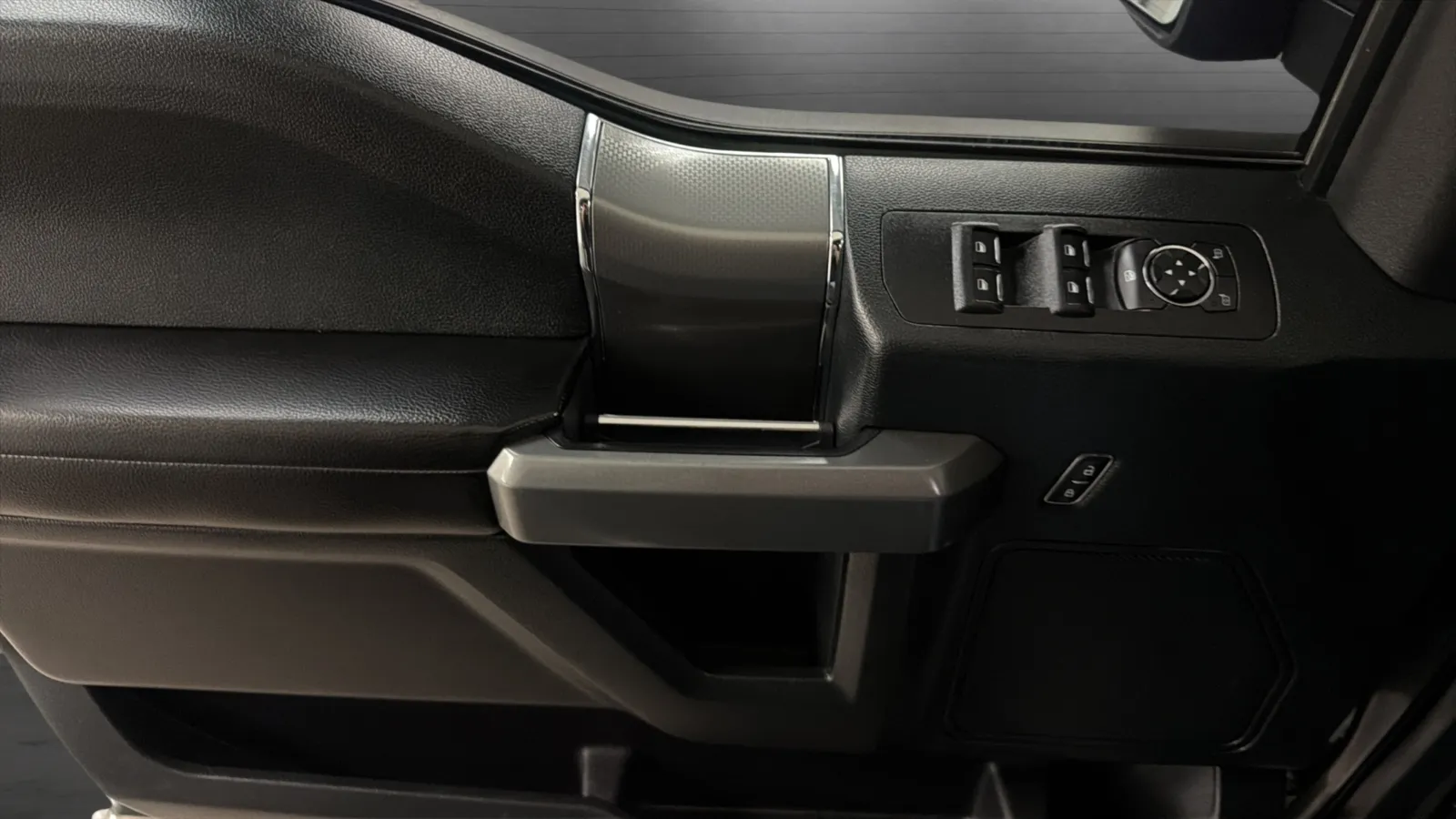 Ford F-150 photo 16