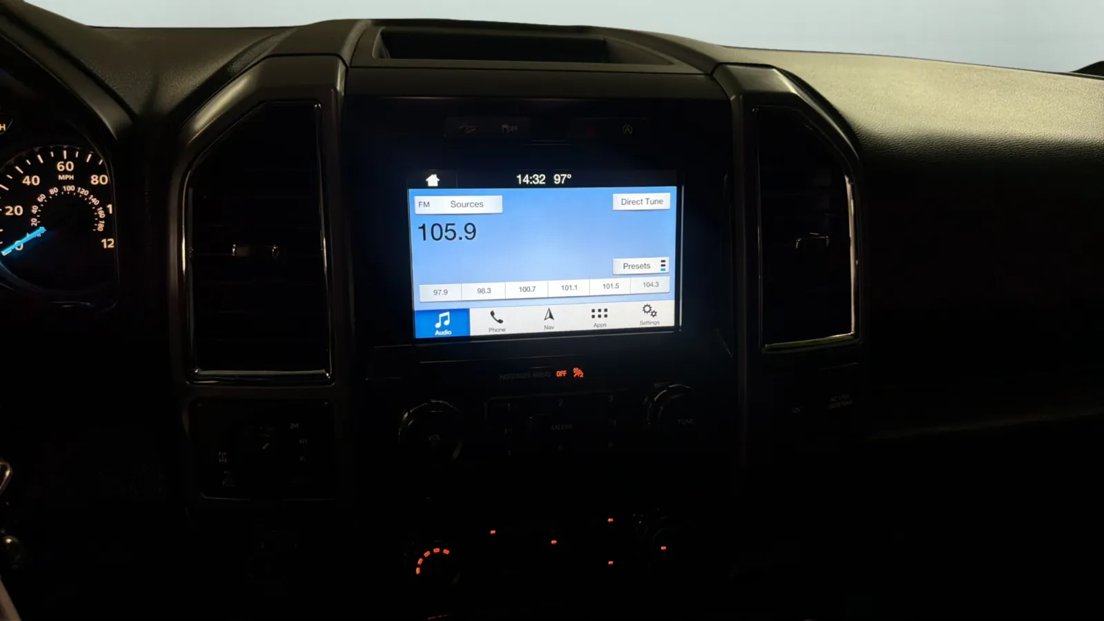 Ford F-150 photo 13