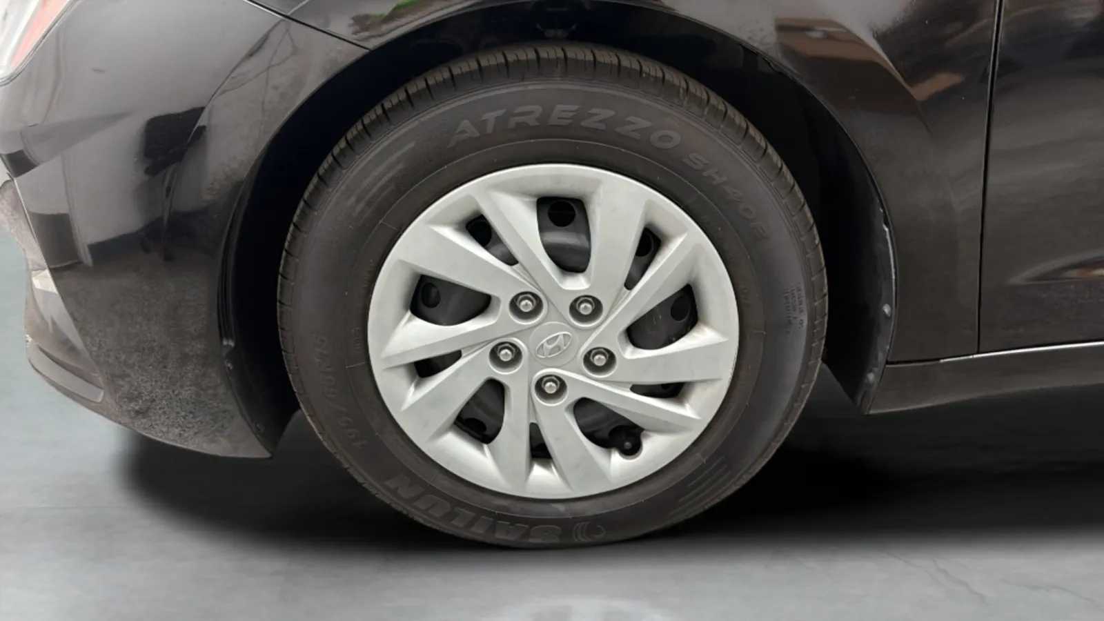 Hyundai Elantra photo 26