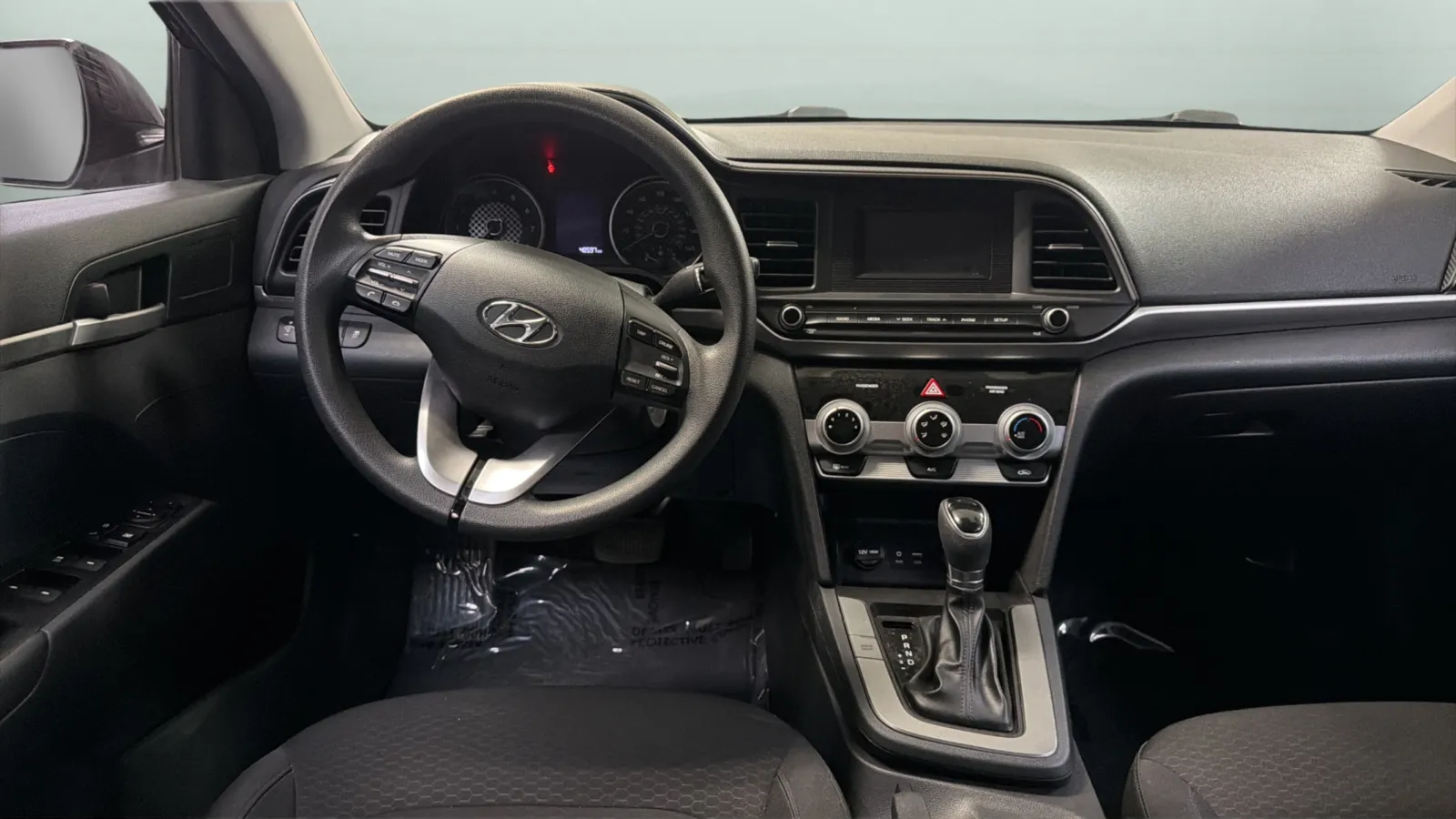 Hyundai Elantra photo 11