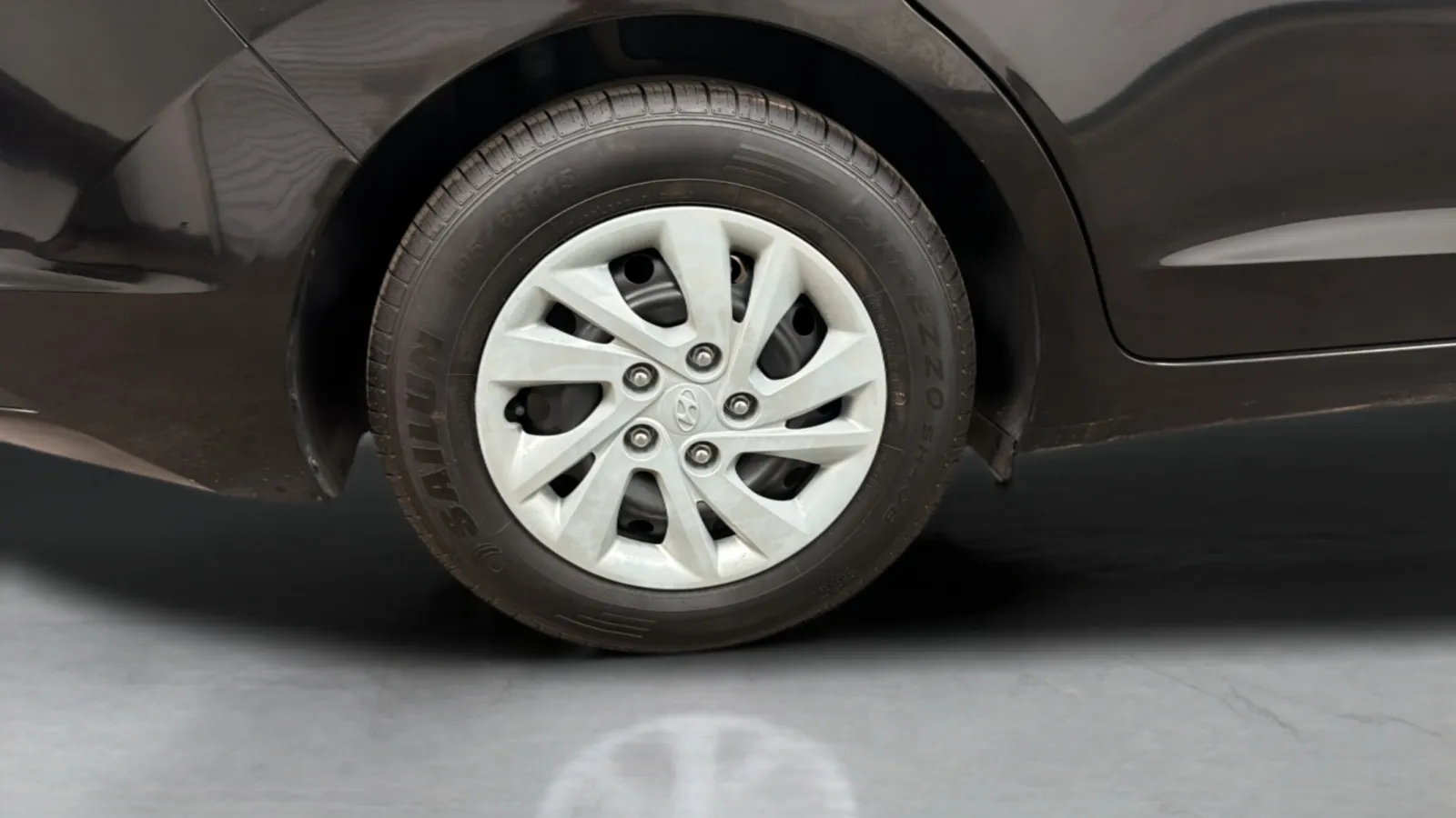 Hyundai Elantra photo 24