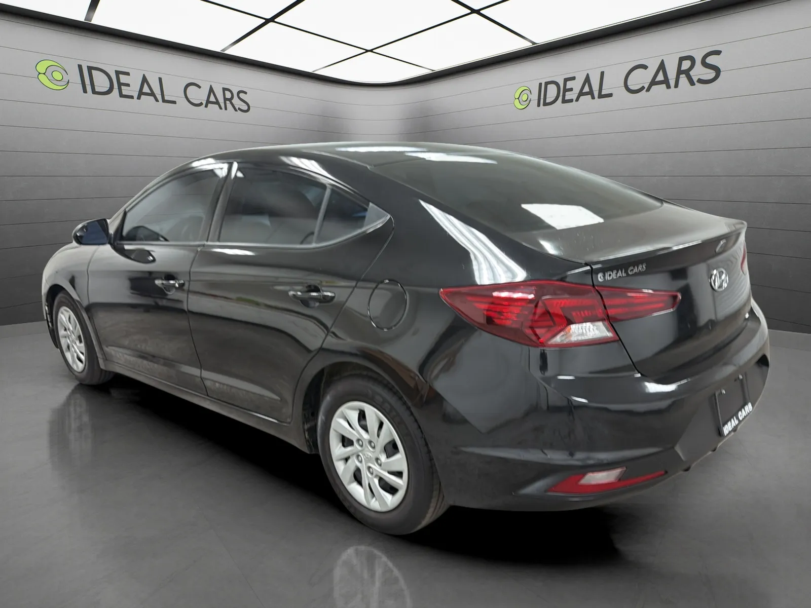 Hyundai Elantra photo 7