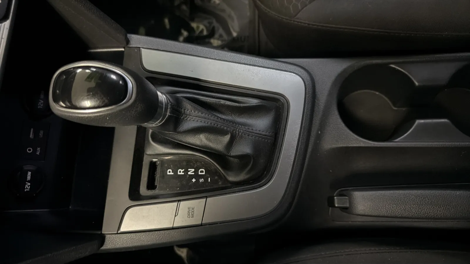Hyundai Elantra photo 13