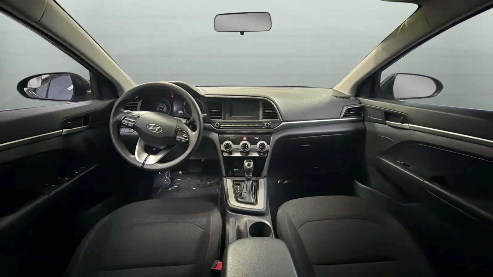 Hyundai Elantra photo 10