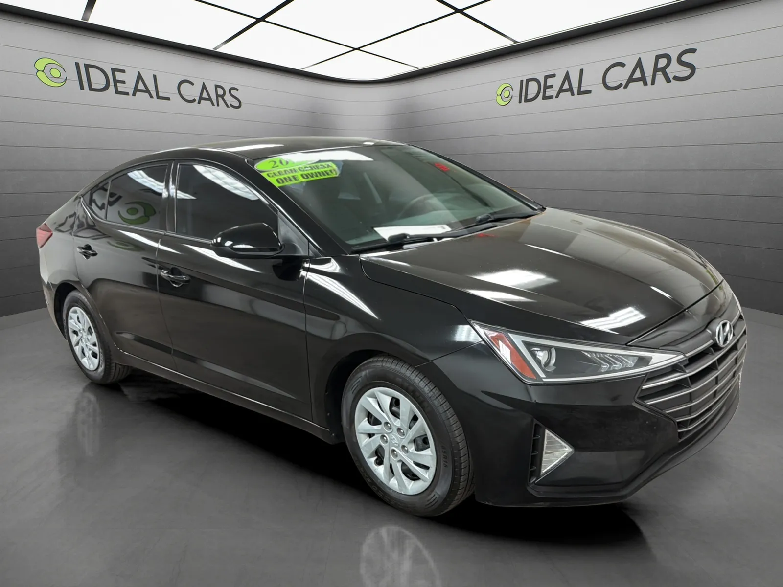 Hyundai Elantra photo 3