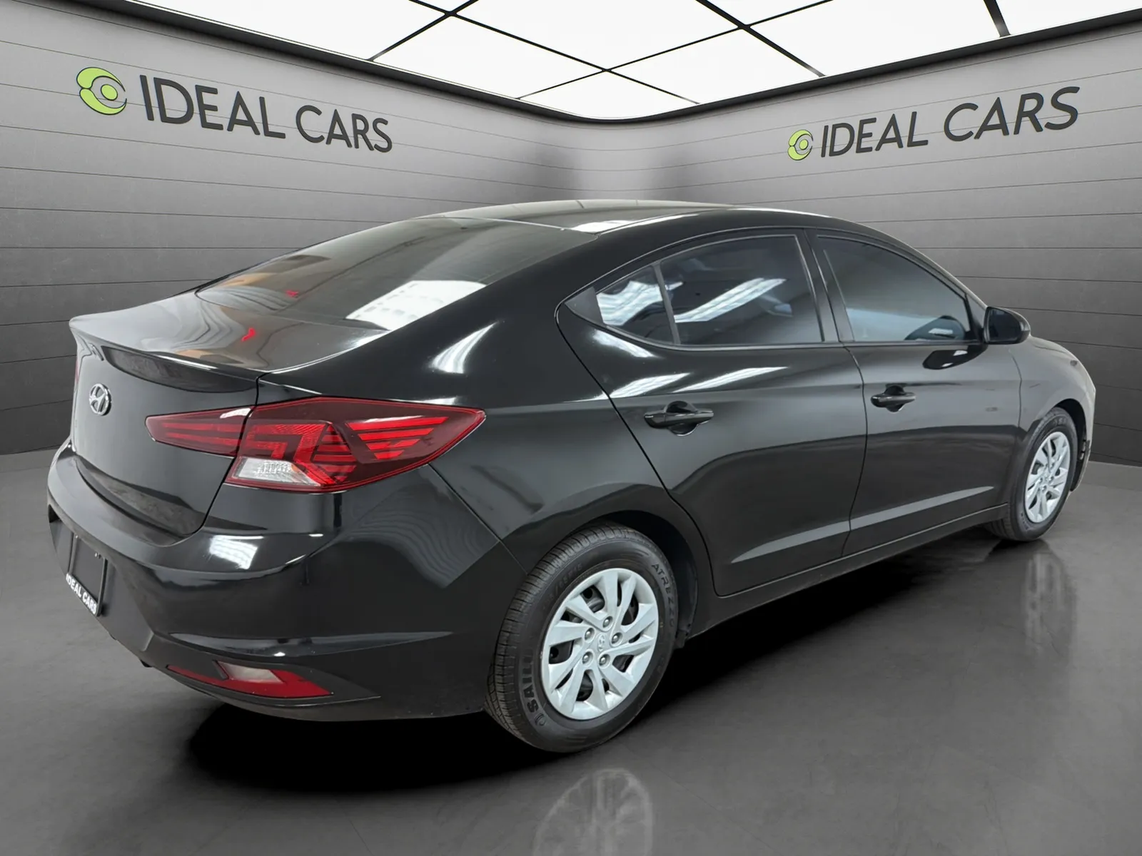 Hyundai Elantra photo 5