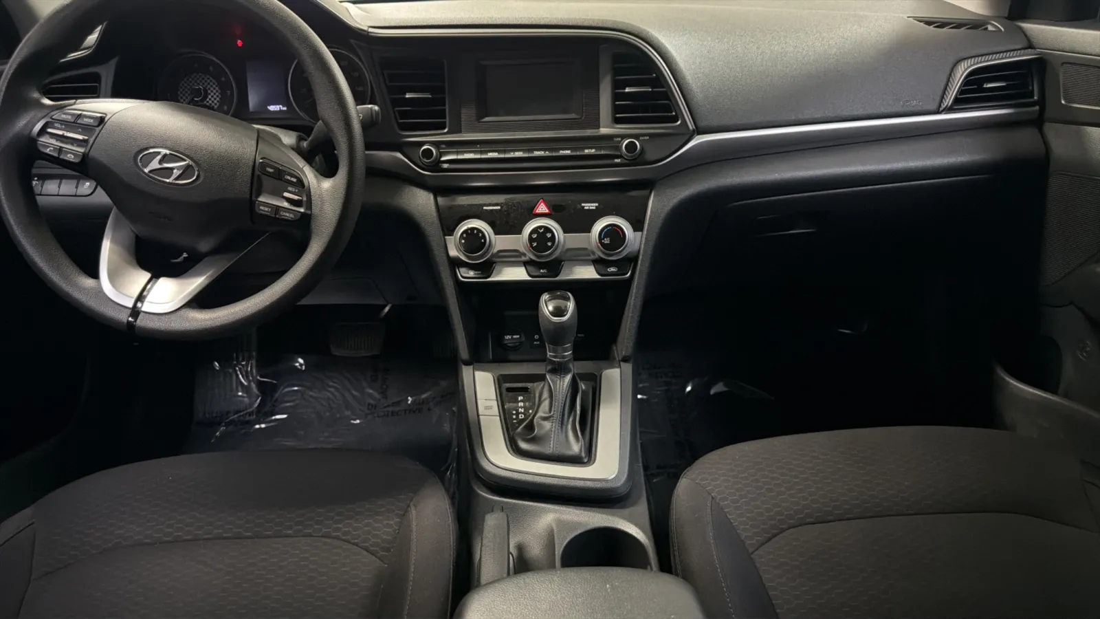 Hyundai Elantra photo 16