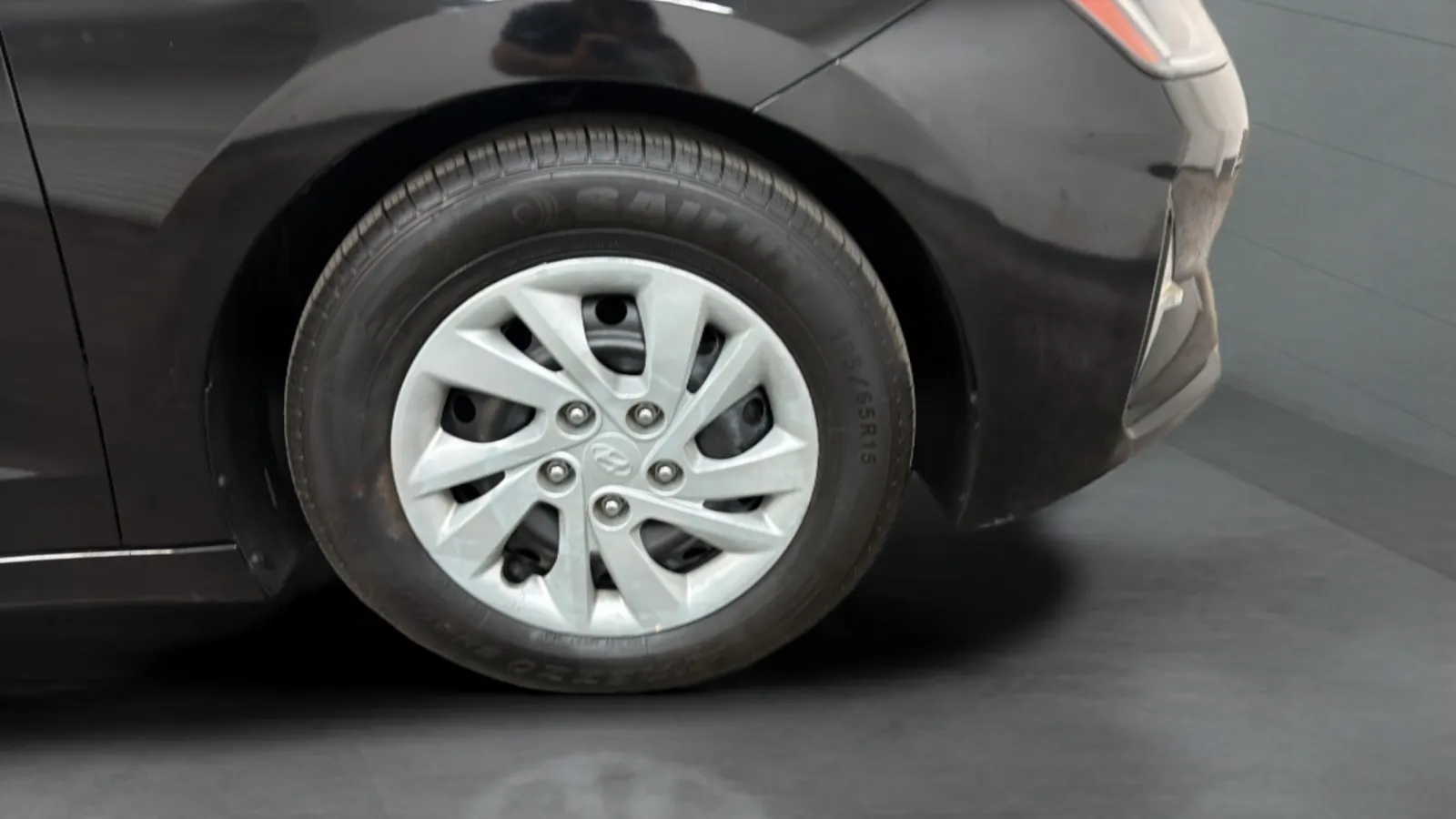 Hyundai Elantra photo 23