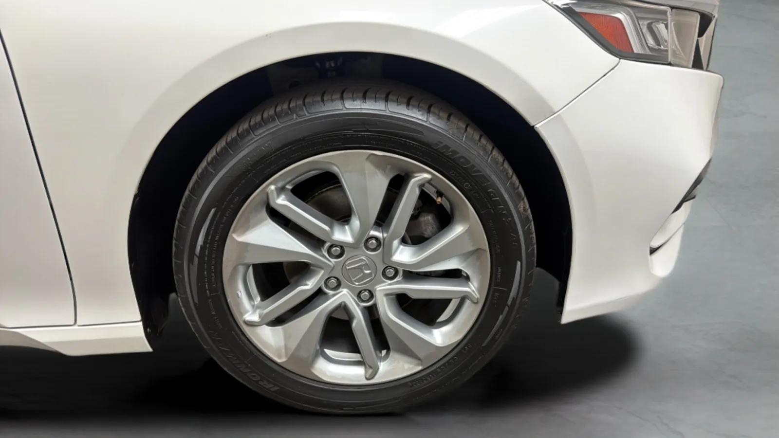Honda Accord photo 25