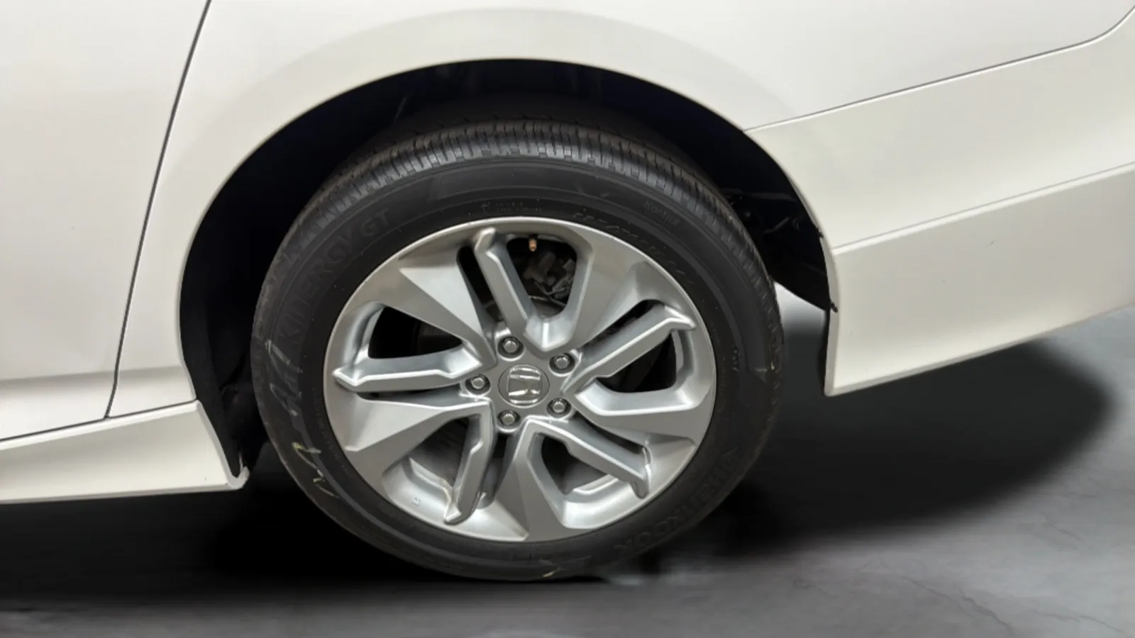 Honda Accord photo 27