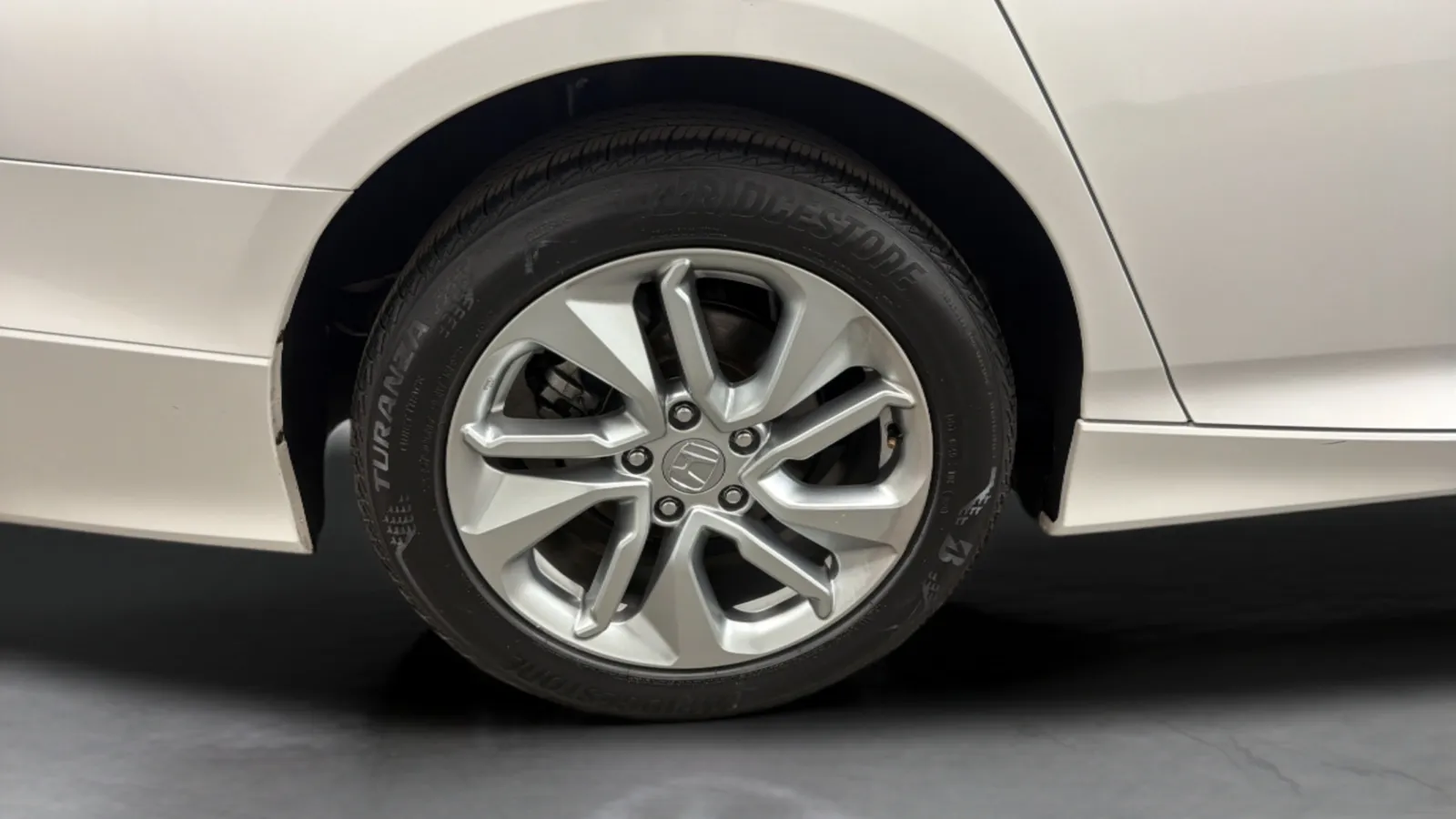 Honda Accord photo 26