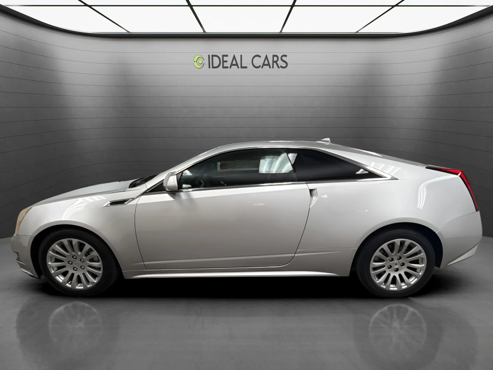 Cadillac CTS photo 2