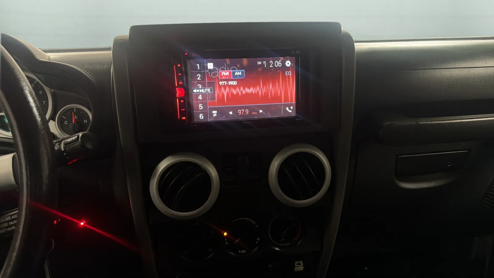 Jeep Wrangler photo 14