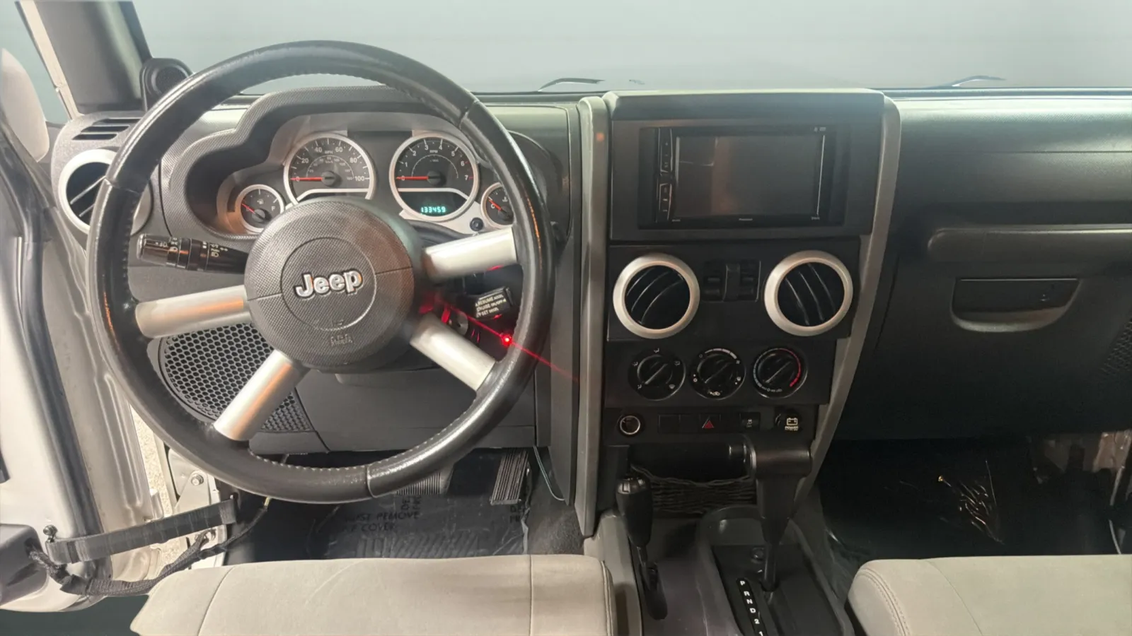 Jeep Wrangler photo 11