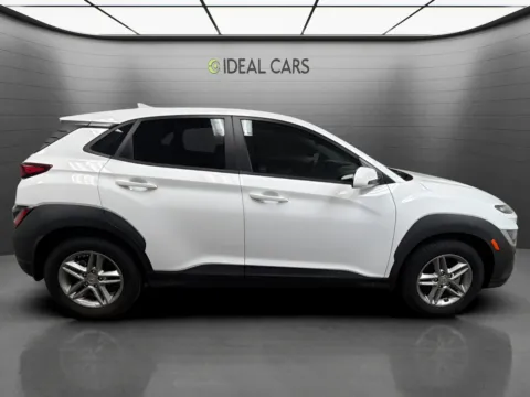 More photos of 2022 Hyundai KONA SE at Ideal Cars - Main Street, AZ