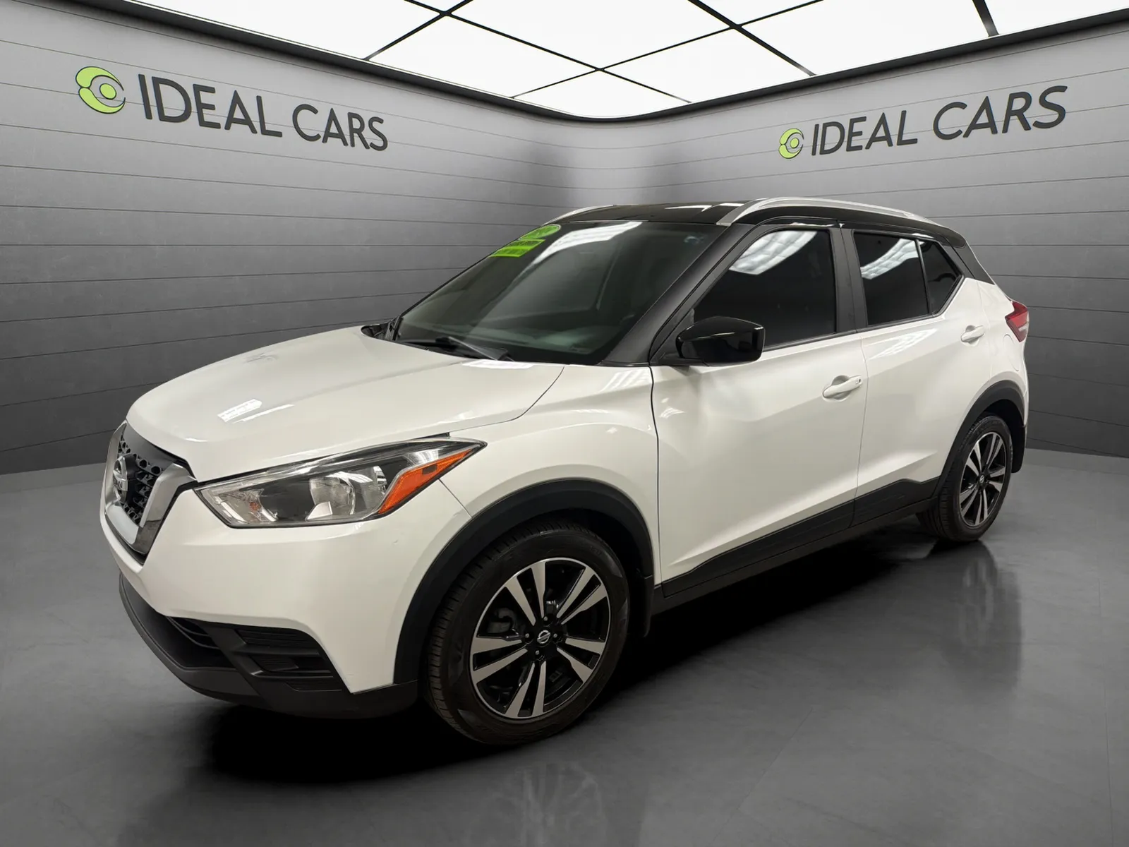White 2018 Nissan Kicks SV for sale in Mesa, AZ
