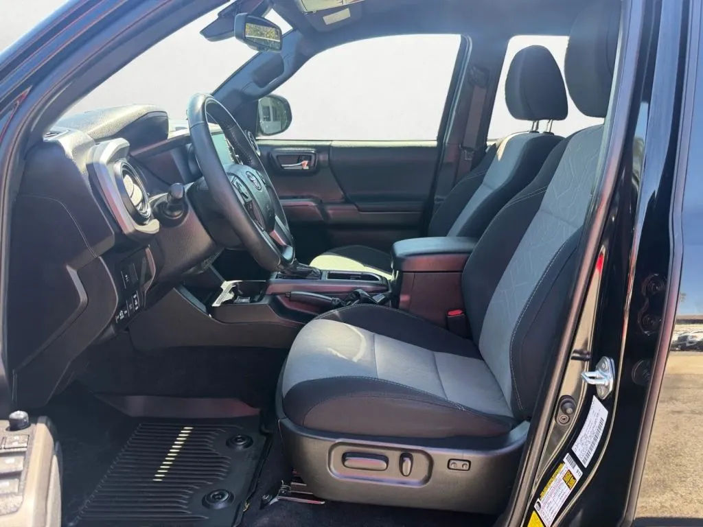 2022 Toyota Tacoma TRD Sport - Photo 11