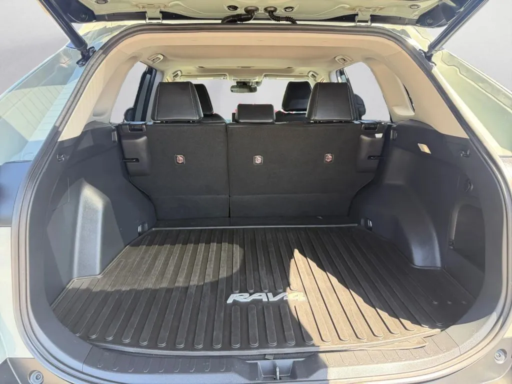 2023 Toyota RAV4 XLE Premium - Photo 29