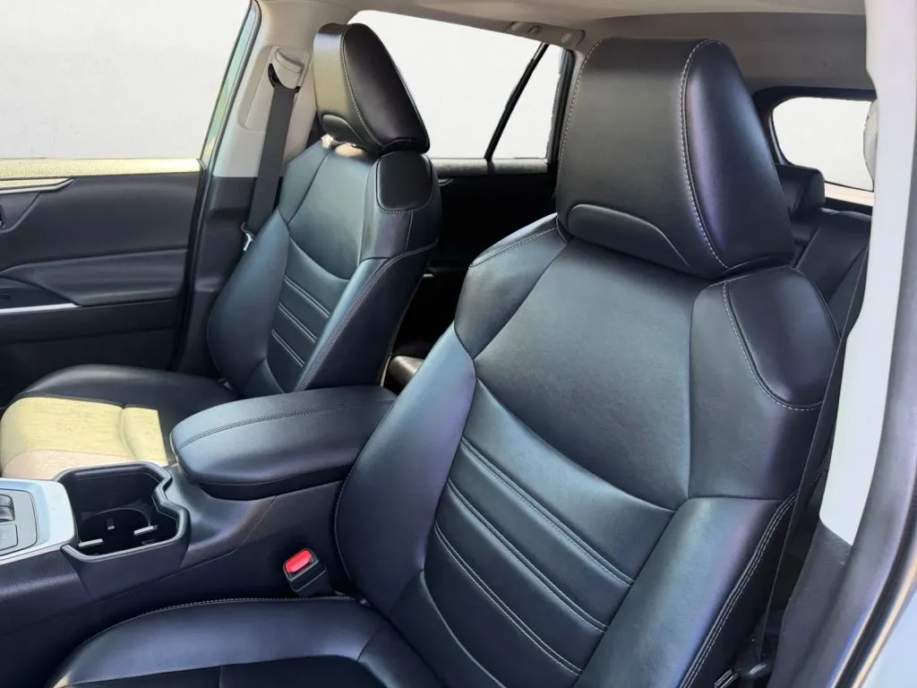 2023 Toyota RAV4 XLE Premium - Photo 15