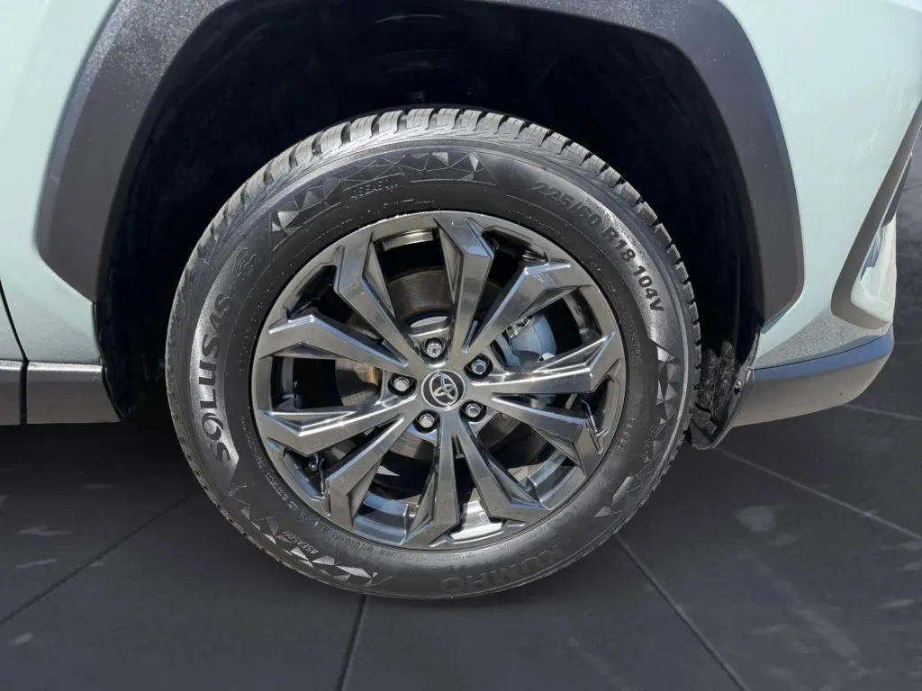 2023 Toyota RAV4 XLE Premium - Photo 32