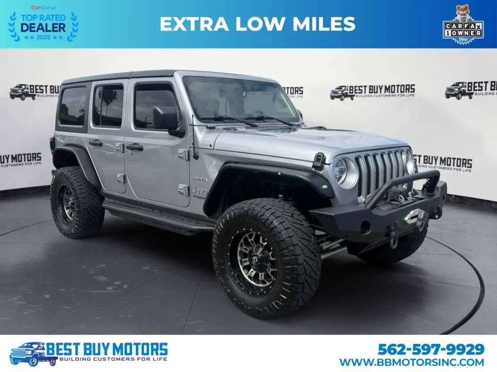 2019 Jeep Wrangler Sahara's photo