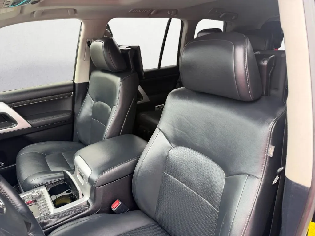 2017 Toyota Land Cruiser Base - Photo 16