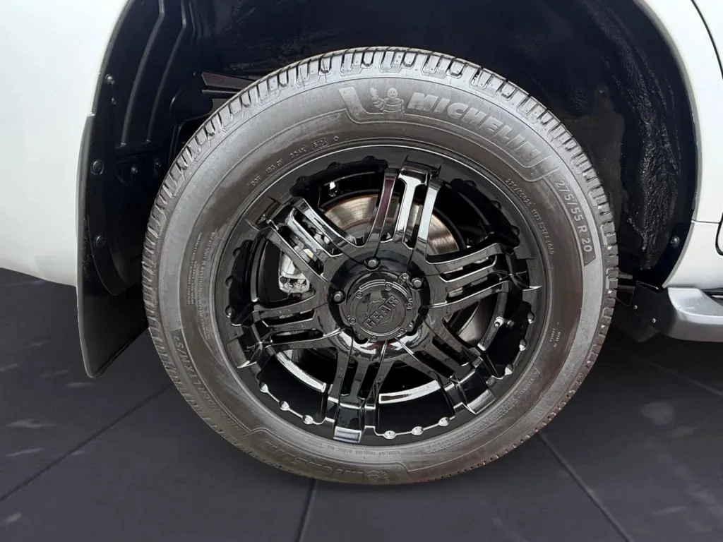 2017 Toyota Land Cruiser Base - Photo 34